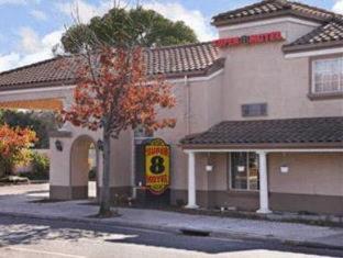 Super 8 By Wyndham Mountain View Motel Room photo
